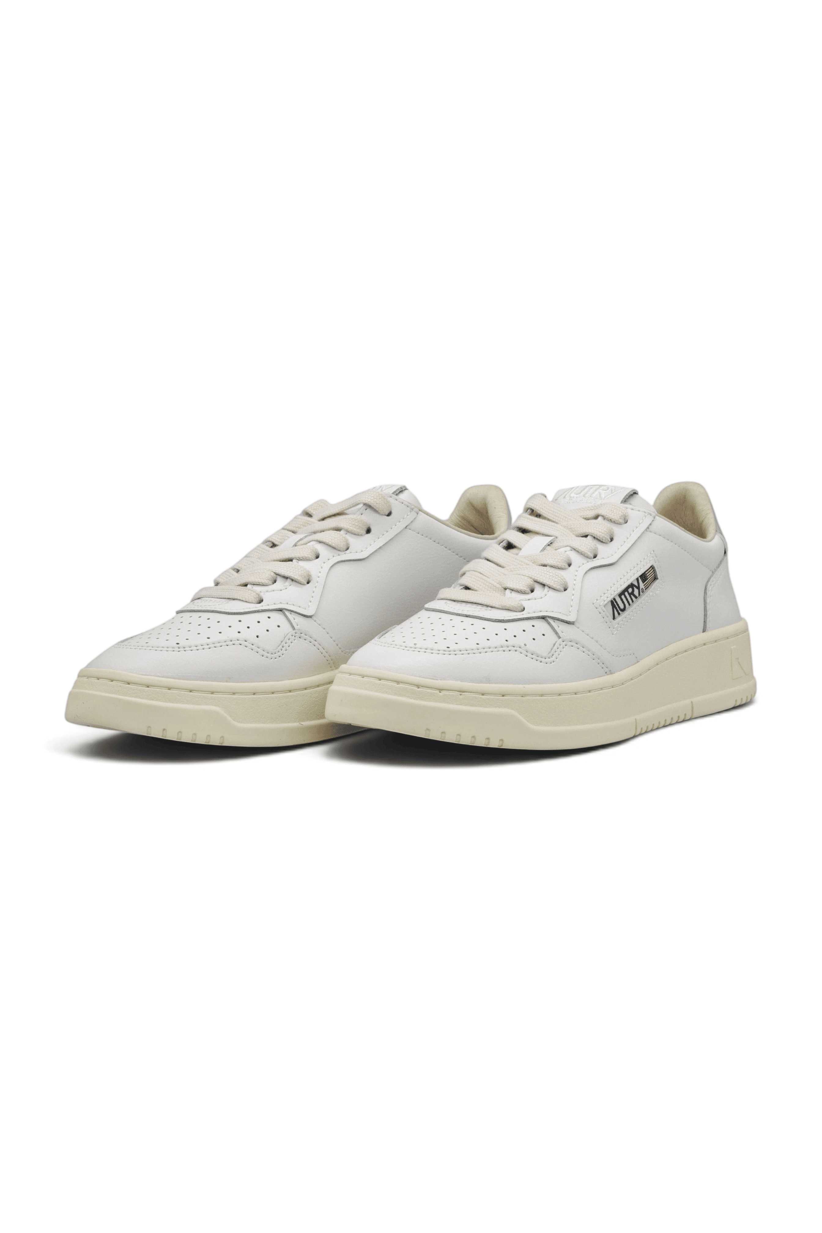 Autry Medalist Low White Silver (Women's)